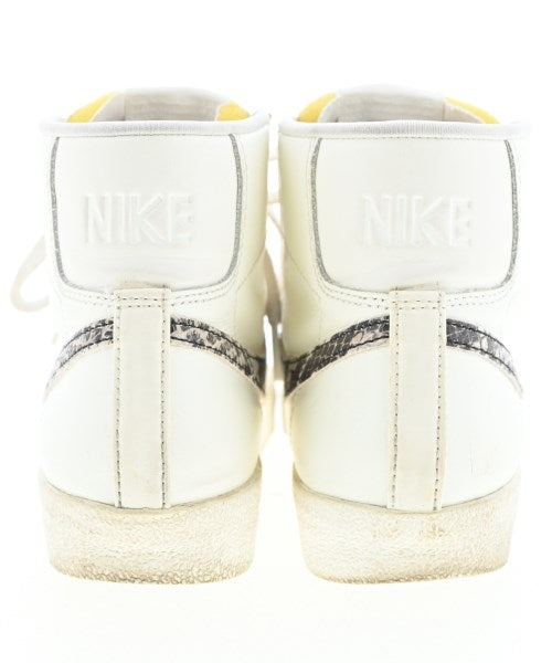 NIKE รองเท้าผ้าใบ