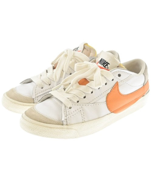 NIKE รองเท้าผ้าใบ