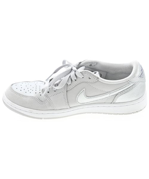 NIKE รองเท้าผ้าใบ