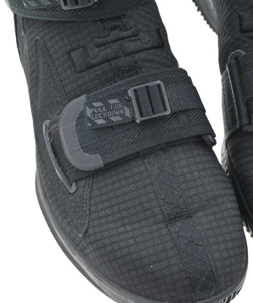 NIKE รองเท้าผ้าใบ