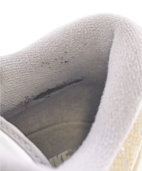 NIKE รองเท้าผ้าใบ