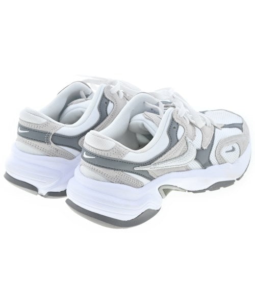 NIKE รองเท้าผ้าใบ