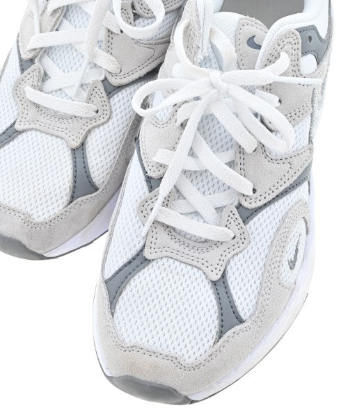 NIKE รองเท้าผ้าใบ