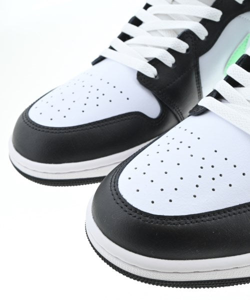 NIKE รองเท้าผ้าใบ
