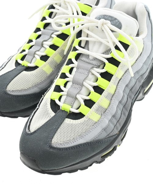 NIKE รองเท้าผ้าใบ