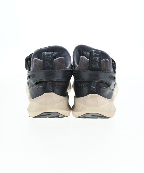 NIKE รองเท้าผ้าใบ