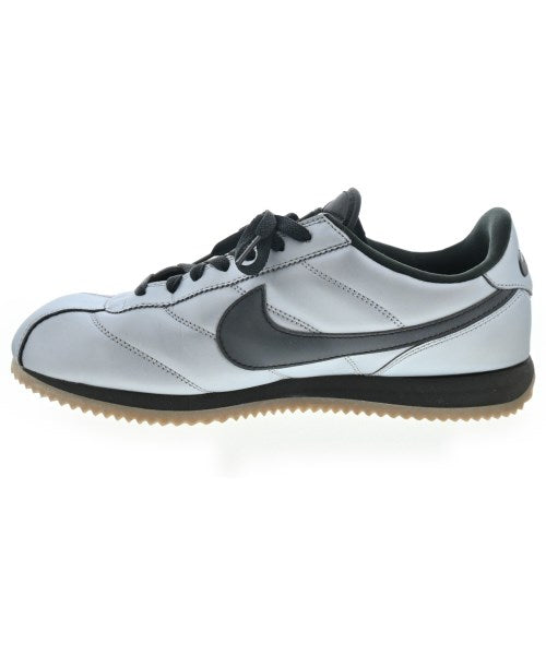 NIKE รองเท้าผ้าใบ