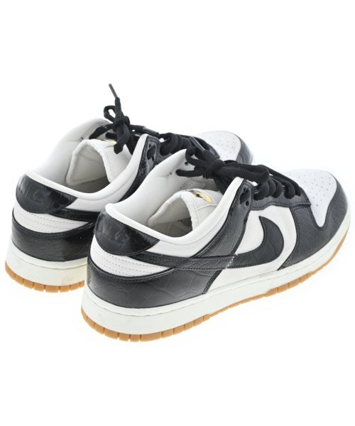 NIKE รองเท้าผ้าใบ