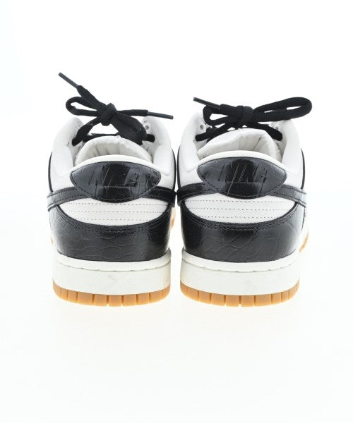 NIKE รองเท้าผ้าใบ
