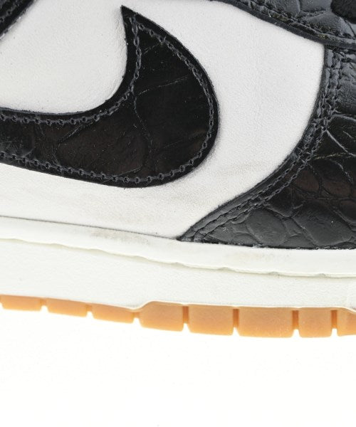 NIKE รองเท้าผ้าใบ