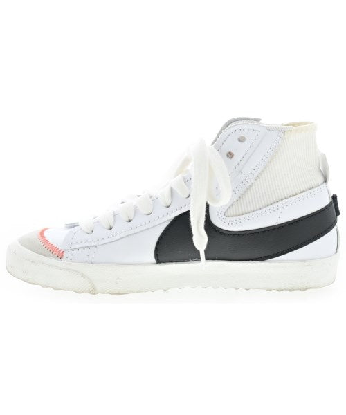 NIKE รองเท้าผ้าใบ