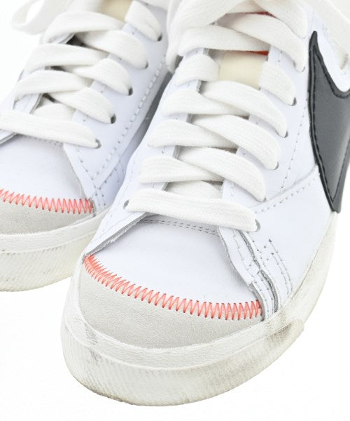 NIKE รองเท้าผ้าใบ