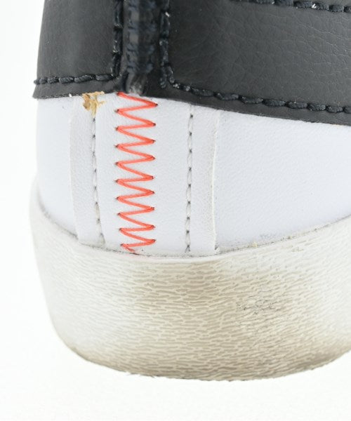 NIKE รองเท้าผ้าใบ