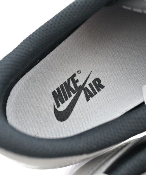 NIKE รองเท้าผ้าใบ