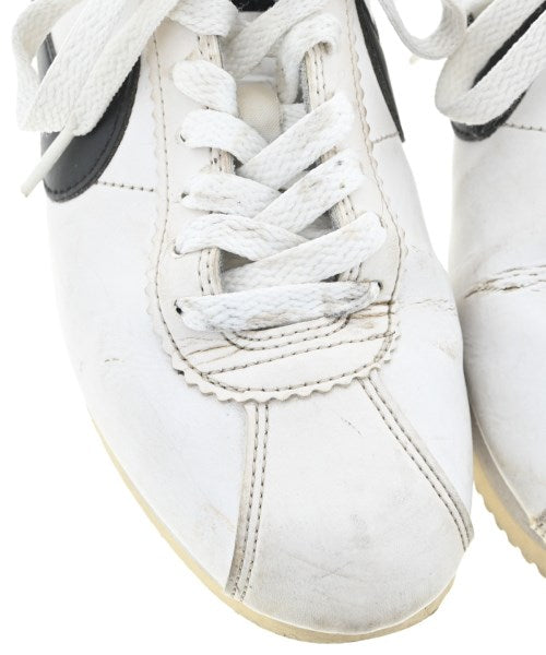 NIKE รองเท้าผ้าใบ
