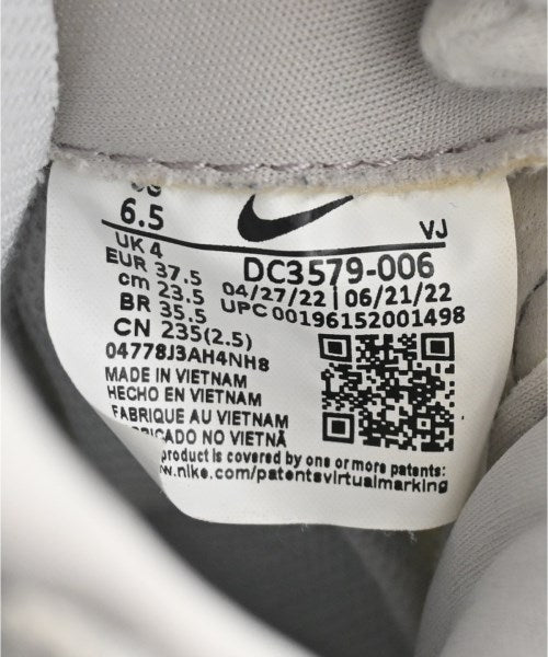 NIKE รองเท้าผ้าใบ