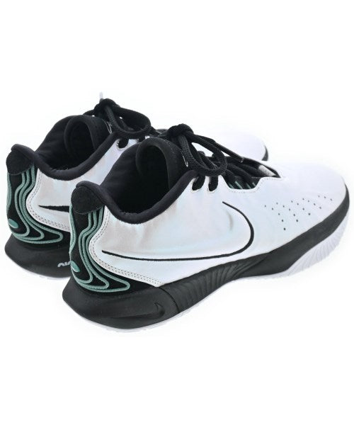 NIKE รองเท้าผ้าใบ