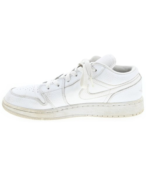 NIKE รองเท้าผ้าใบ