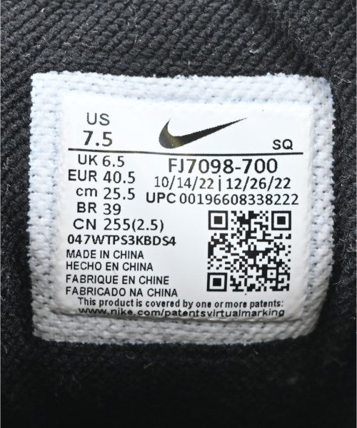 NIKE รองเท้าผ้าใบ