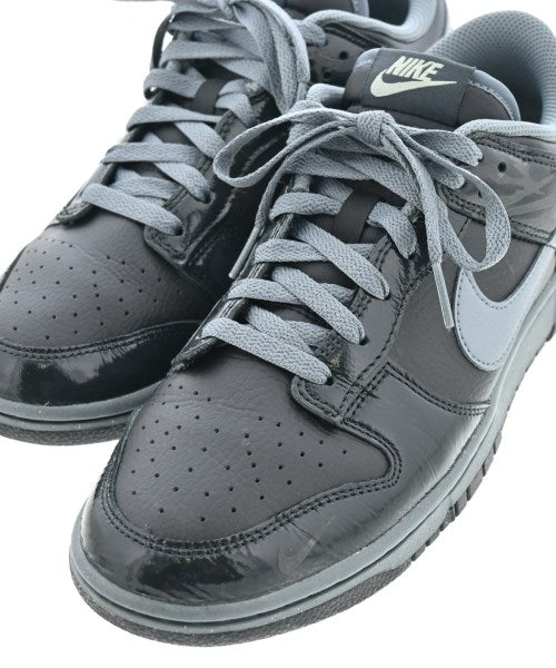 NIKE รองเท้าผ้าใบ