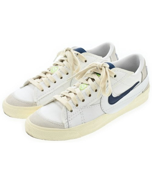 NIKE รองเท้าผ้าใบ