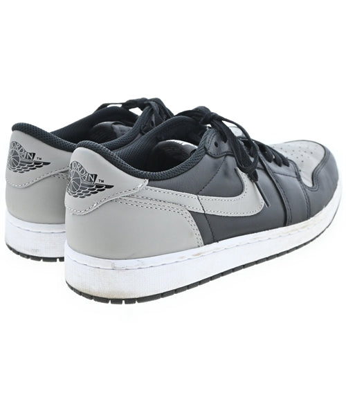 NIKE รองเท้าผ้าใบ