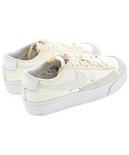 NIKE รองเท้าผ้าใบ