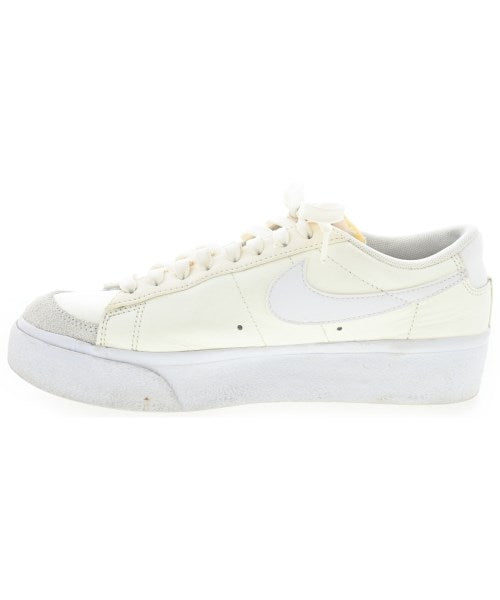 NIKE รองเท้าผ้าใบ