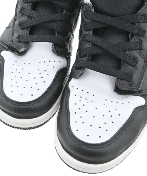 NIKE รองเท้าผ้าใบ