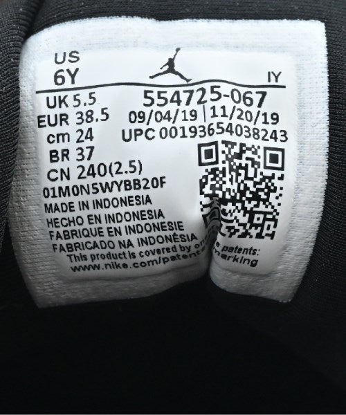 NIKE รองเท้าผ้าใบ