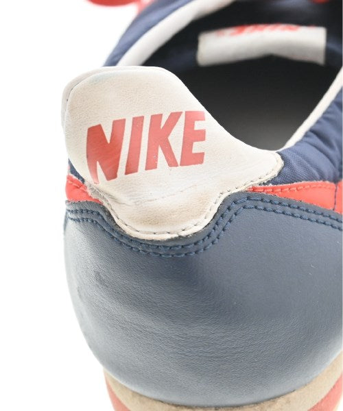 NIKE รองเท้าผ้าใบ