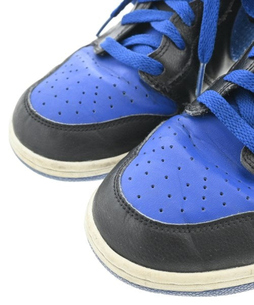 NIKE รองเท้าผ้าใบ