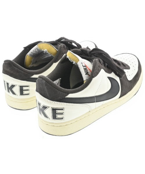 NIKE รองเท้าผ้าใบ