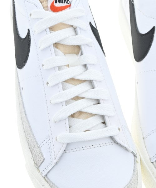 NIKE รองเท้าผ้าใบ
