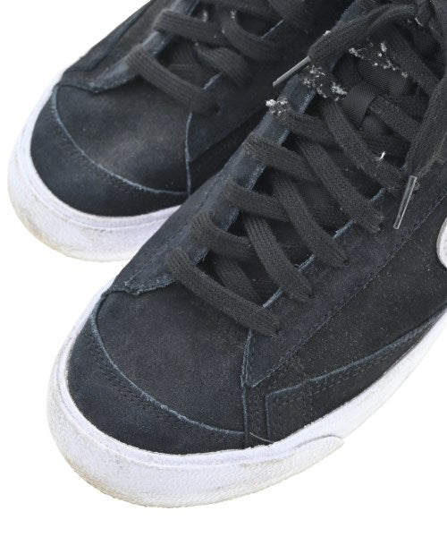 NIKE รองเท้าผ้าใบ