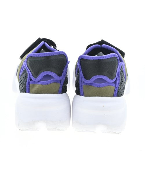 NIKE รองเท้าผ้าใบ
