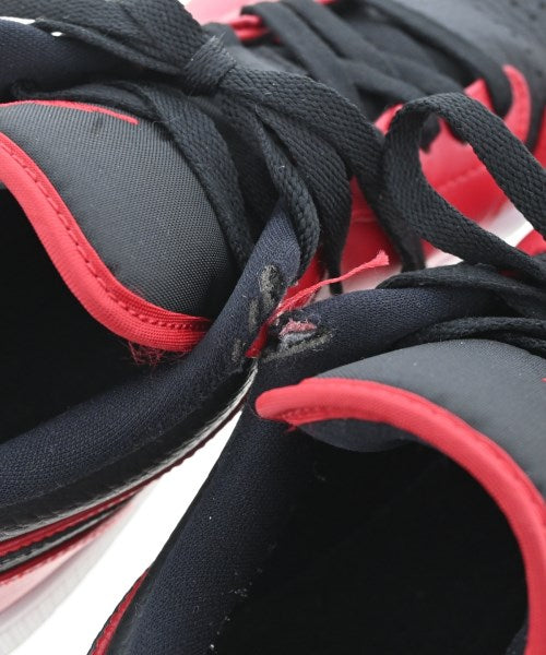 NIKE รองเท้าผ้าใบ