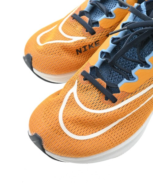 NIKE รองเท้าผ้าใบ