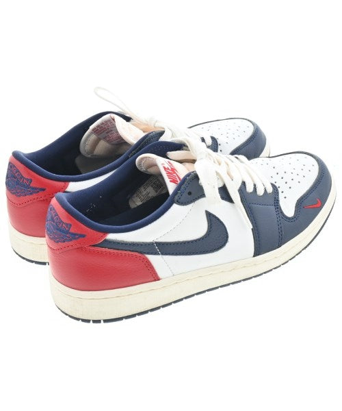 NIKE รองเท้าผ้าใบ