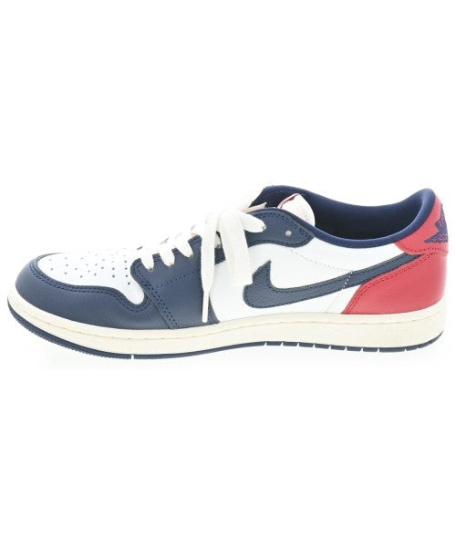 NIKE รองเท้าผ้าใบ