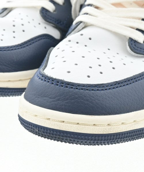 NIKE รองเท้าผ้าใบ