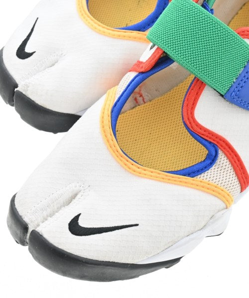 NIKE รองเท้าผ้าใบ