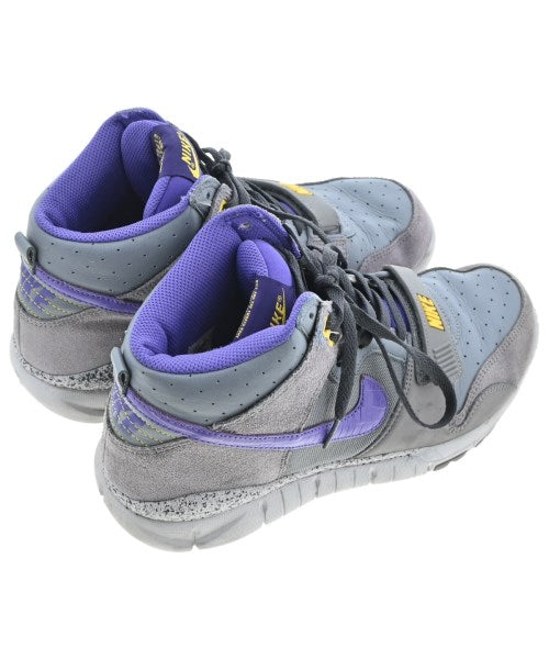 NIKE รองเท้าผ้าใบ