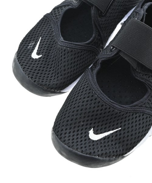 NIKE รองเท้าผ้าใบ