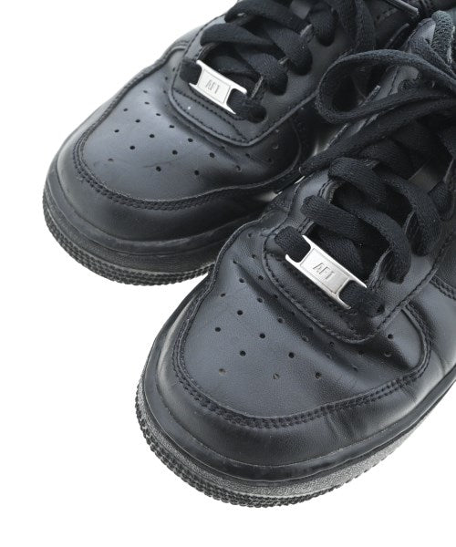 NIKE รองเท้าผ้าใบ