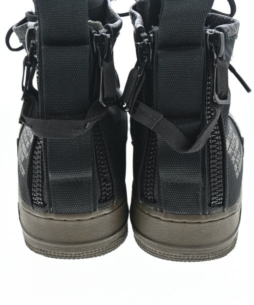 NIKE รองเท้าผ้าใบ