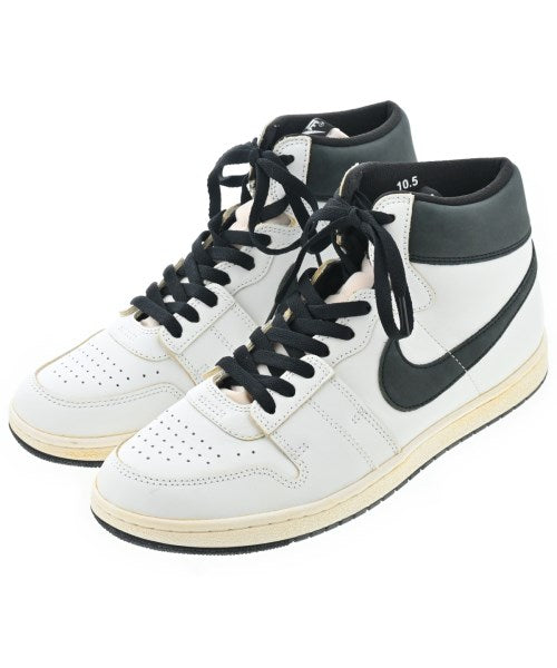NIKE รองเท้าผ้าใบ