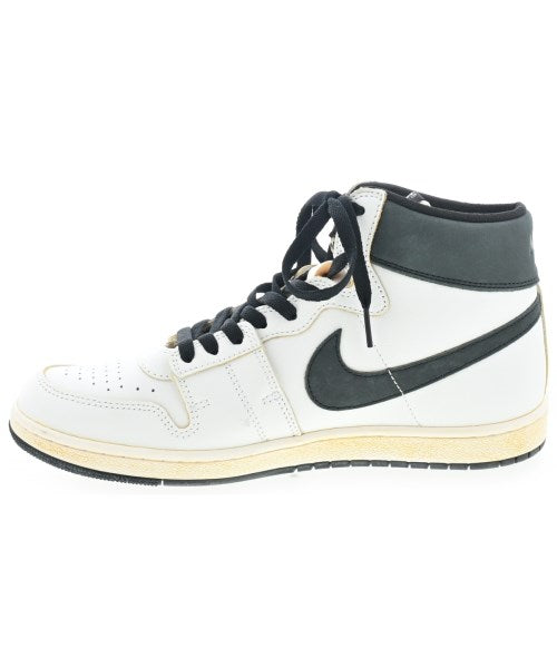 NIKE รองเท้าผ้าใบ
