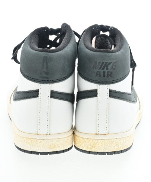 NIKE รองเท้าผ้าใบ