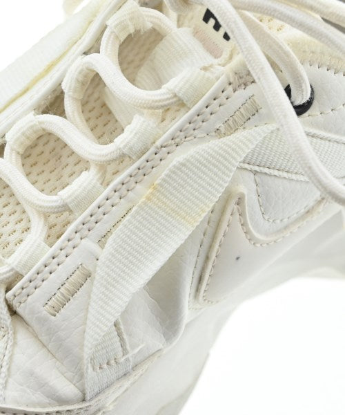 NIKE รองเท้าผ้าใบ